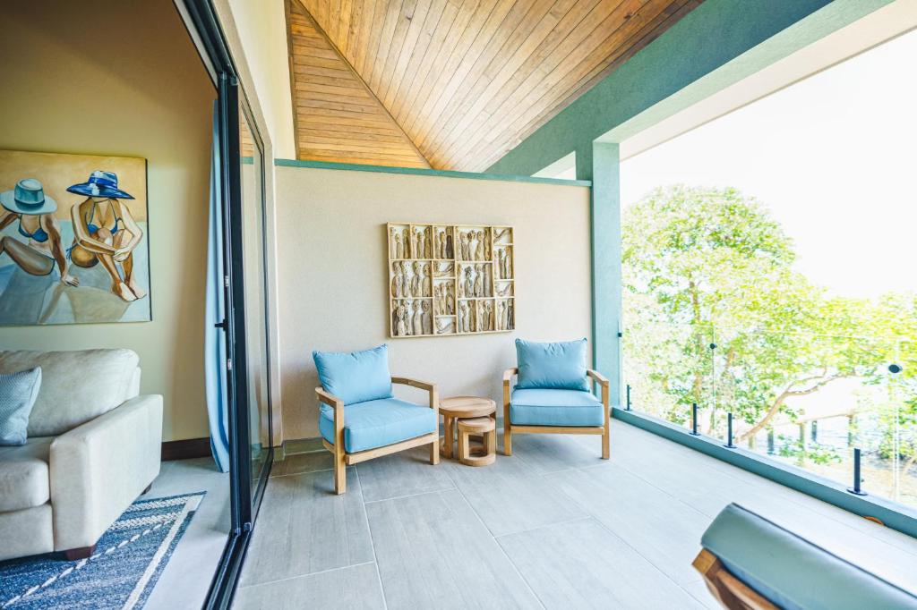 Queen Room with Sea View