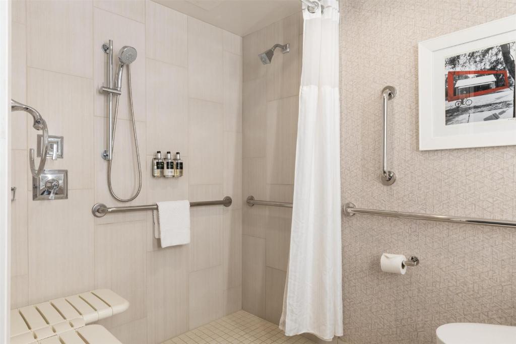Coast Seattle Downtown Hotel by APA photo