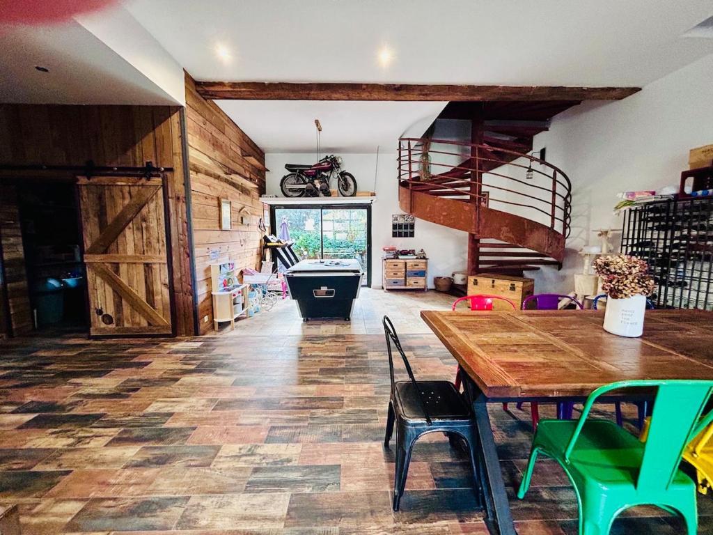 Photo de la galerie de l'établissement La Remise, coeur de village, à Canet d'Aude