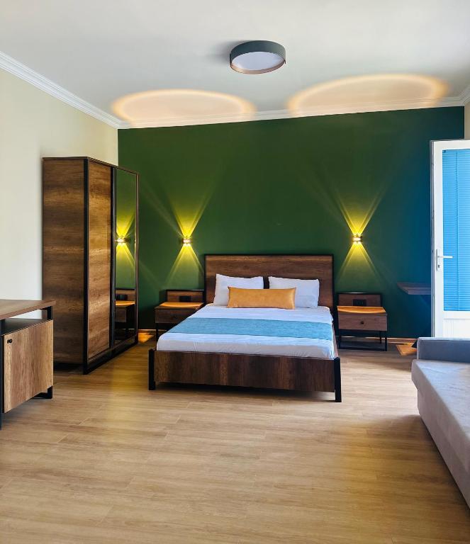 Postel nebo postele na pokoji v ubytování Hotel albatros shekvetili