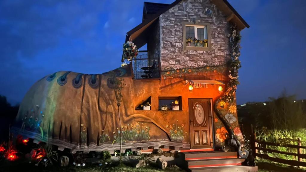 Το κτήριο όπου στεγάζεται  ο ξενώνας