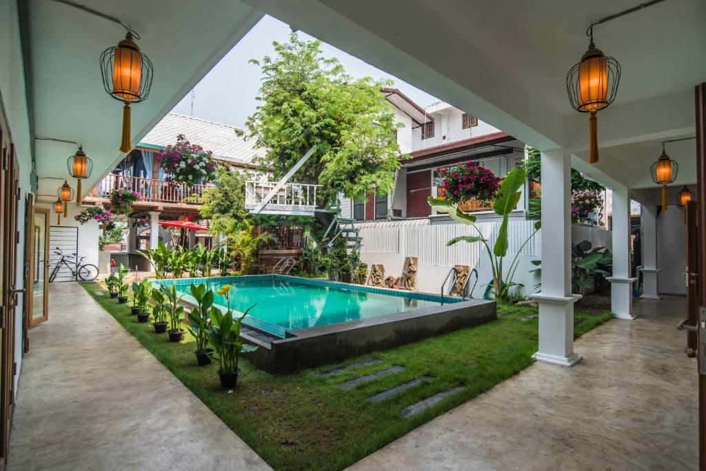 garden yard inn chiangmai