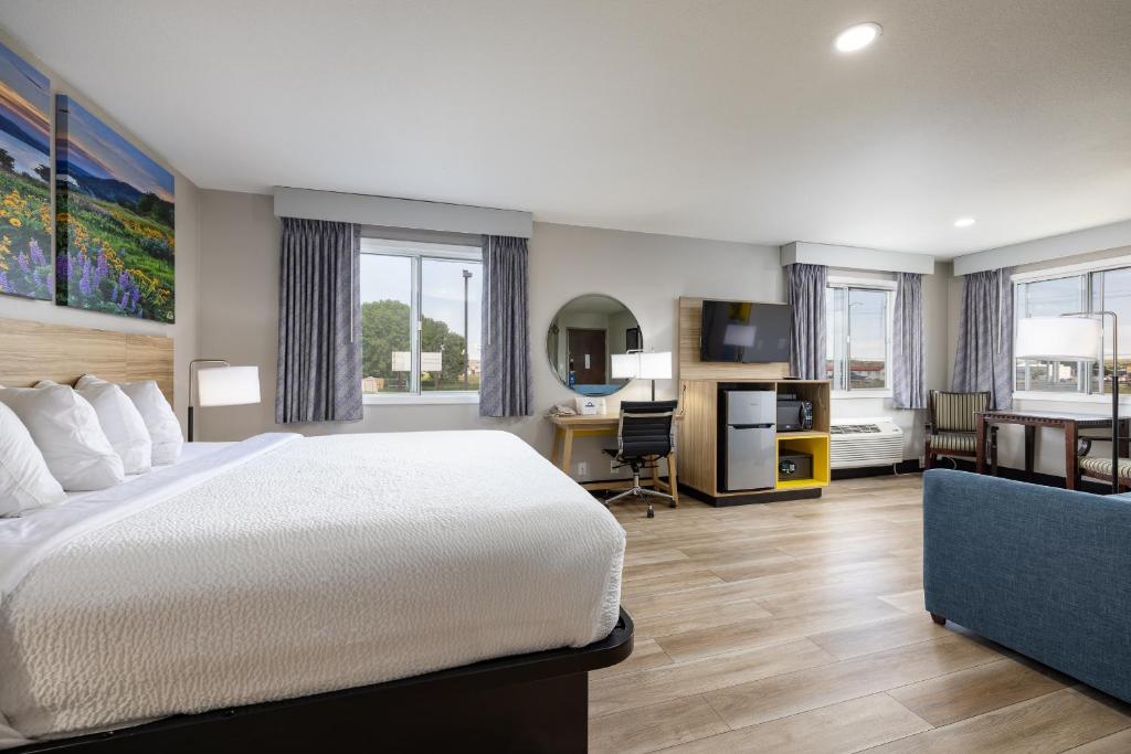 Days Inn by Wyndham Billings - King Studio Suite - Non-Smoking