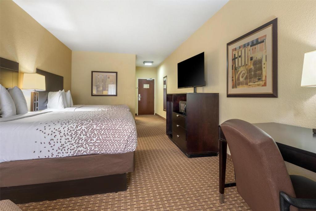 Best Western Bastrop Pines Inn - Queen Room - Non-Smoking