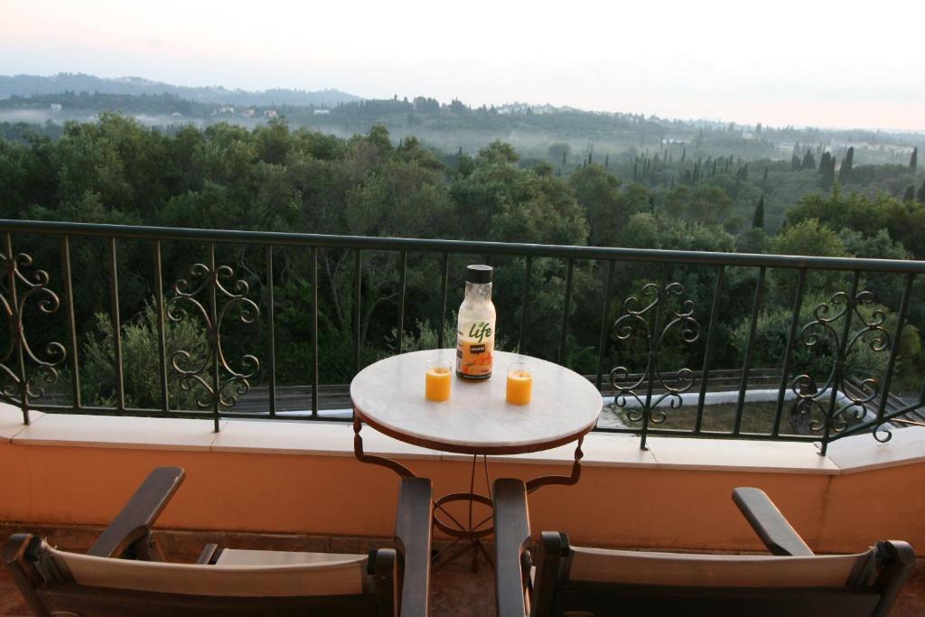 Balkón nebo terasa v ubytování Corfu Quality Suite, Tranquility, Mountain & Sea Views