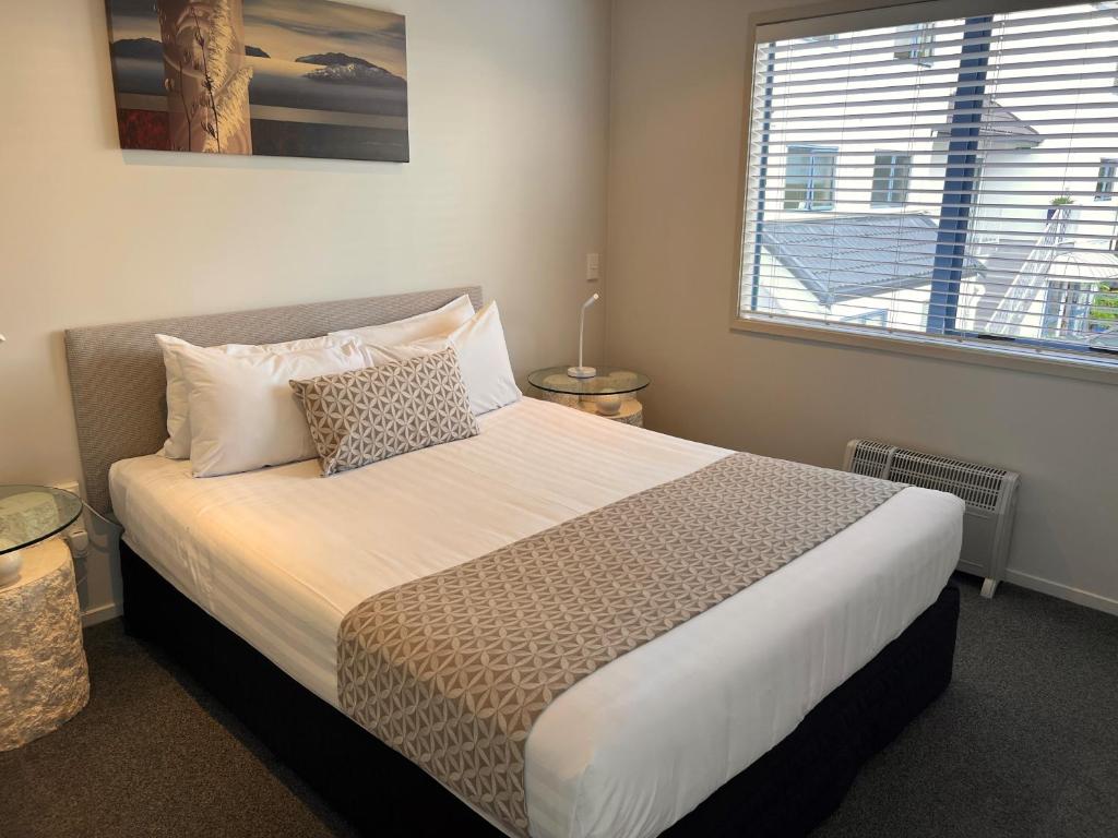 Blue Pacific Apartments photo