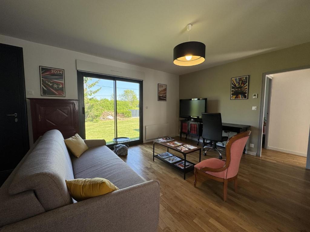 Photo de la galerie de l'établissement Modern Comfort with Concierge Services, à Arnage