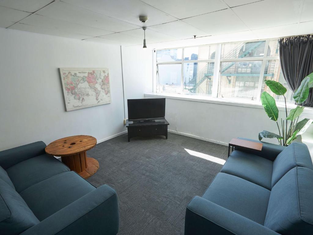 Attic Backpackers - Resim 34