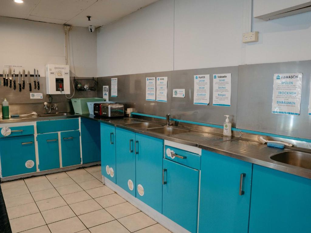 Attic Backpackers - Resim 42