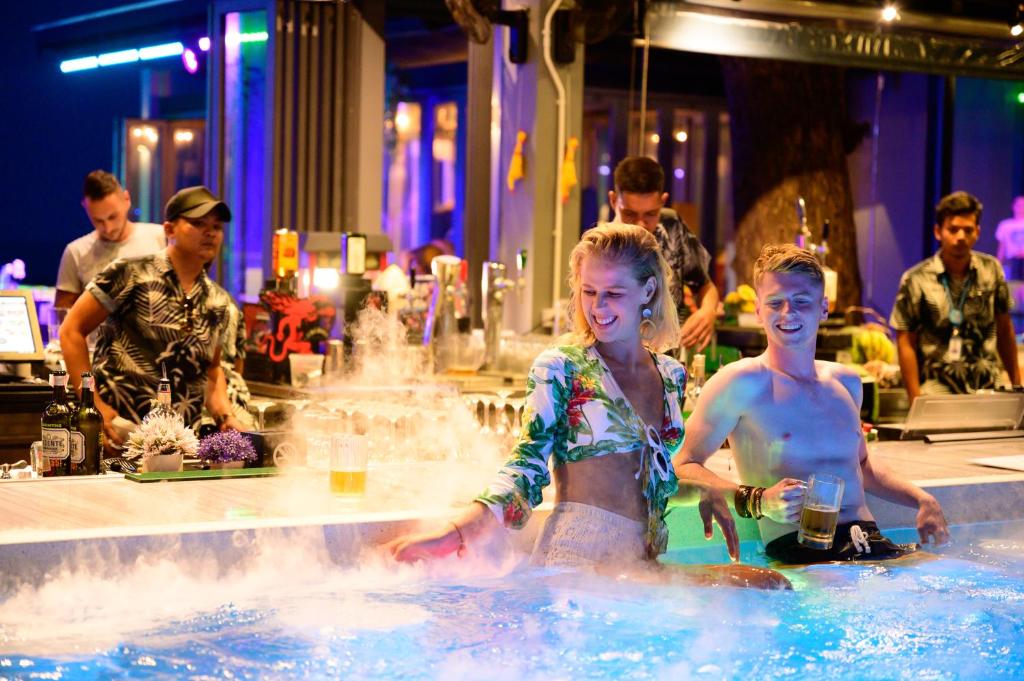 Hosté ubytování Lub d Koh Samui Chaweng Beach - Beachfront & Vibrant Social Vibe