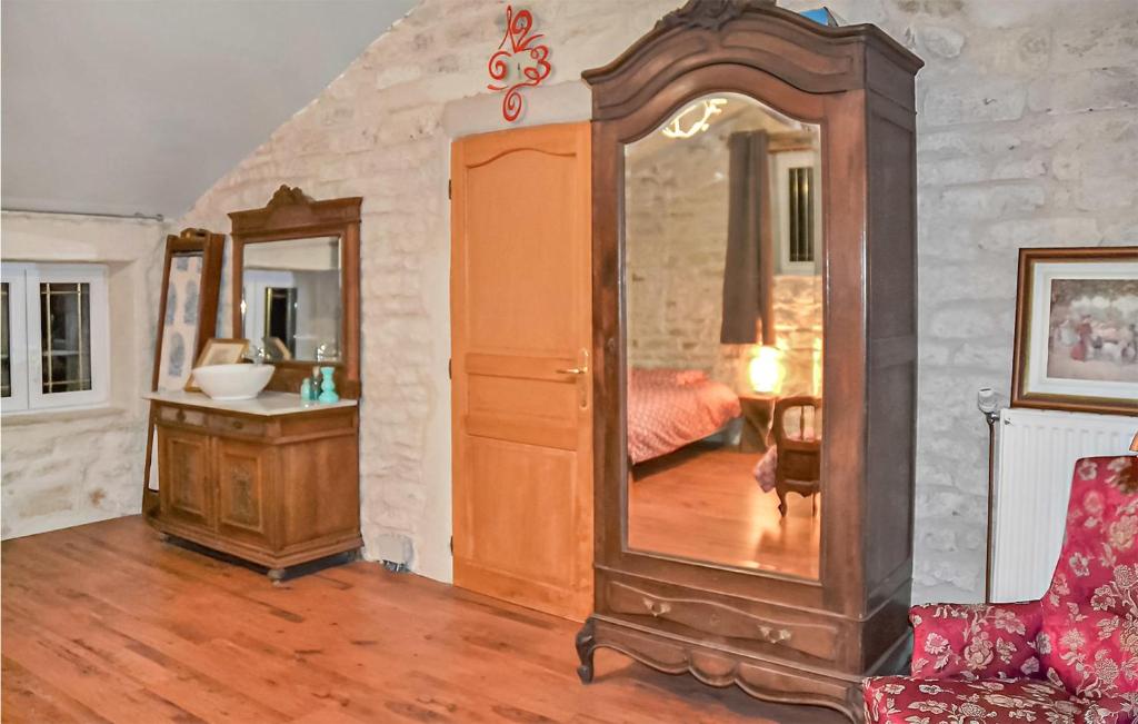 Posteľ alebo postele v izbe v ubytovaní Lovely Home In Escles With Kitchen