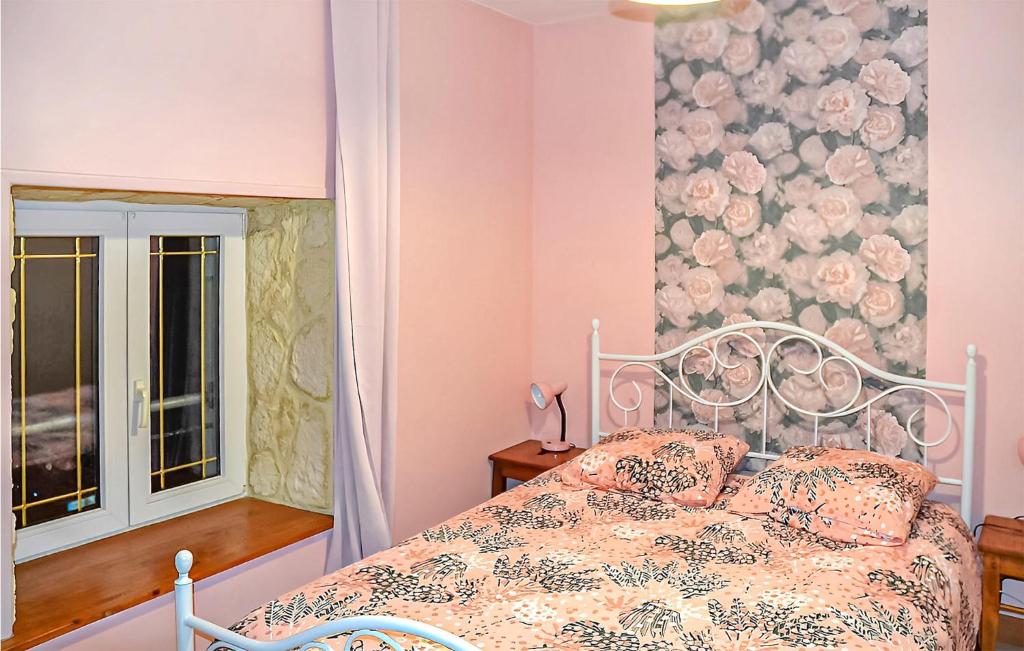 Posteľ alebo postele v izbe v ubytovaní Lovely Home In Escles With Kitchen