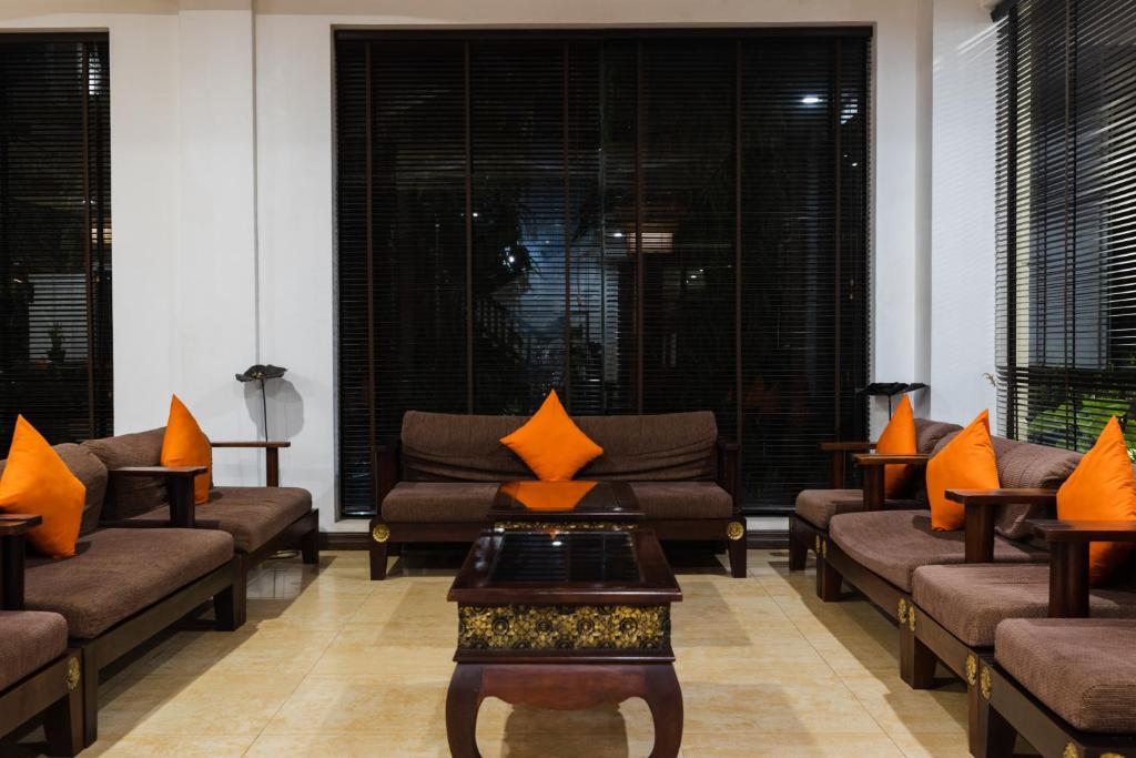 Posezení v ubytování Kingdom Angkor Hotel