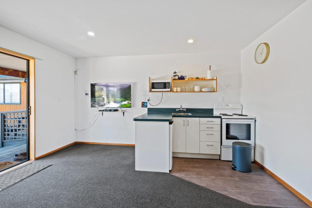 Alpine Garden Motel - Resim 27