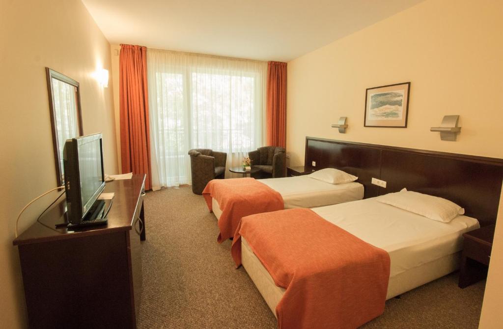 Hotel Divesta - self check in - Twin Room