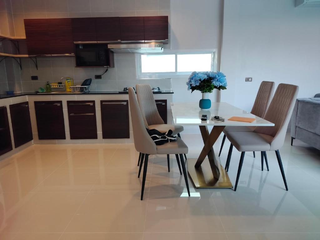 Afbeelding uit fotogalerij van Villa tarang in Thalang