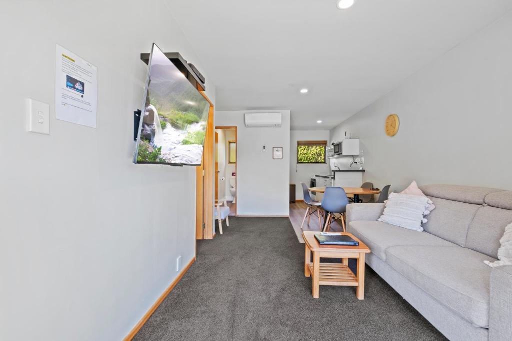 Alpine Garden Motel - Resim 34