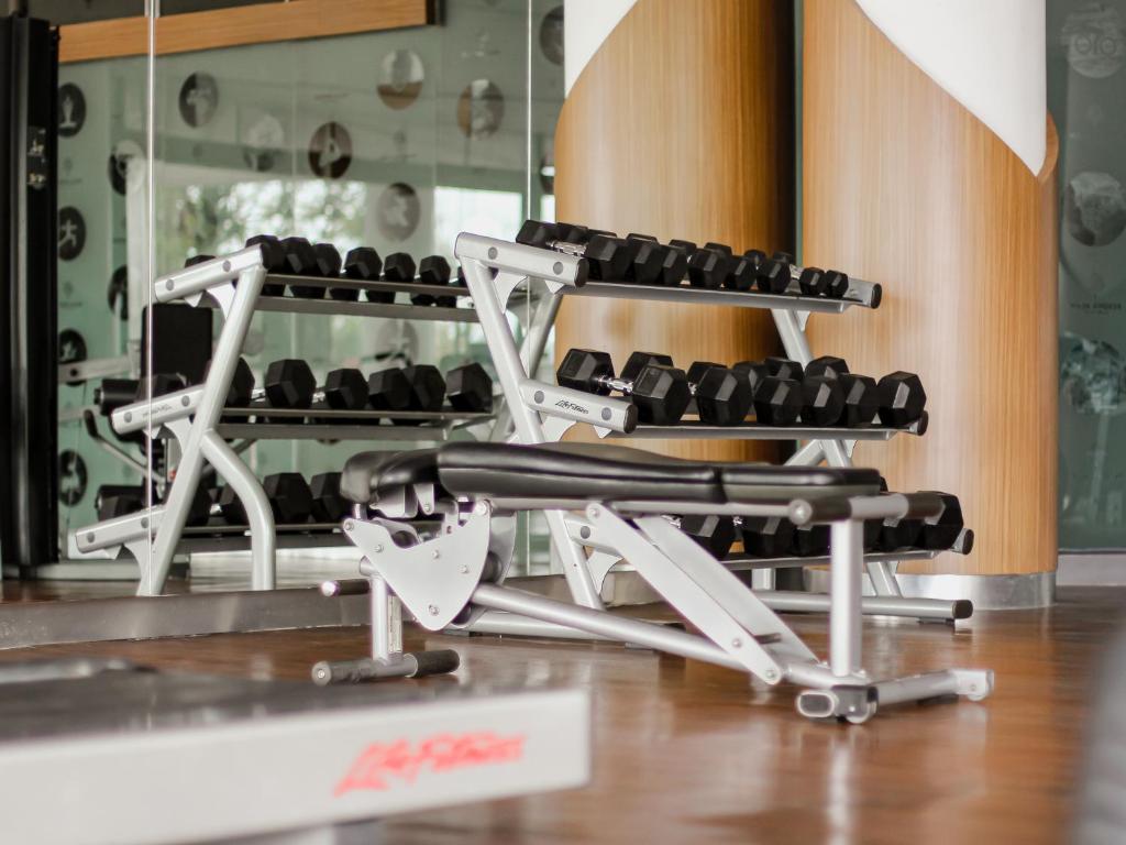 Fitness centrum a/nebo fitness zařízení v ubytování Pesona Alam Resort & Spa