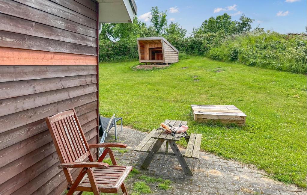 Zahrada ubytování Lovely Home In Knebel With Sauna