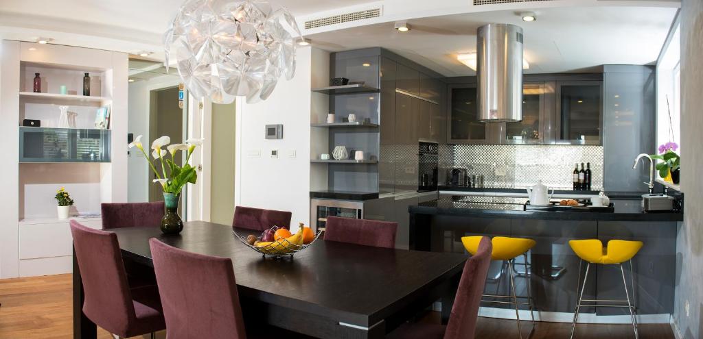 Kuchyň nebo kuchyňský kout v ubytování Flowers Dubrovnik Luxury Apartments