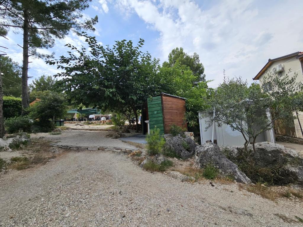 Fotografie z fotogalerie ubytování Pine Side Camp v destinaci Himare