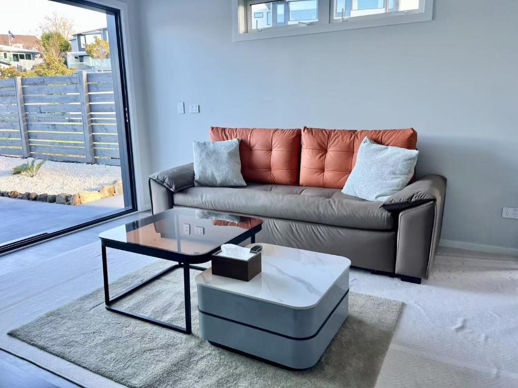 Brand new Lakeside cozy two queen rooms - Resim 14