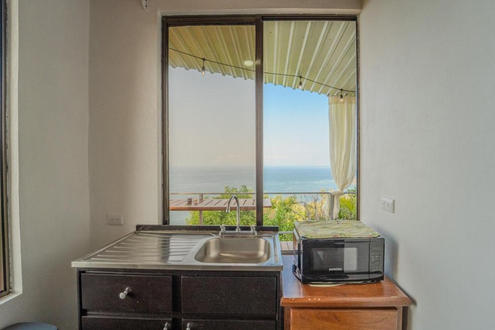 Kuchyň nebo kuchyňský kout v ubytování An apartment with an ocean view in Playa Islita