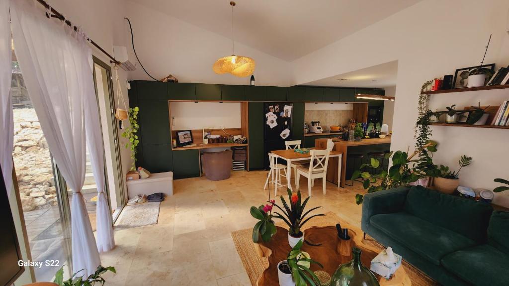 Photo de la galerie de l'établissement Maison dans la colline, à Sausset-les-Pins