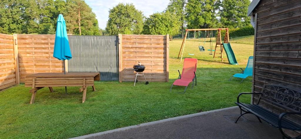 Herní místnost nebo prostor pro děti v ubytování Maisonnette Le Verger, Lac d'Orient, Nigloland.