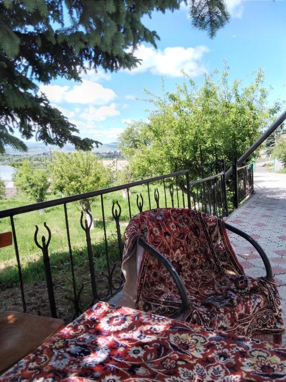 Balkón nebo terasa v ubytování Дом гостевой Для семьи