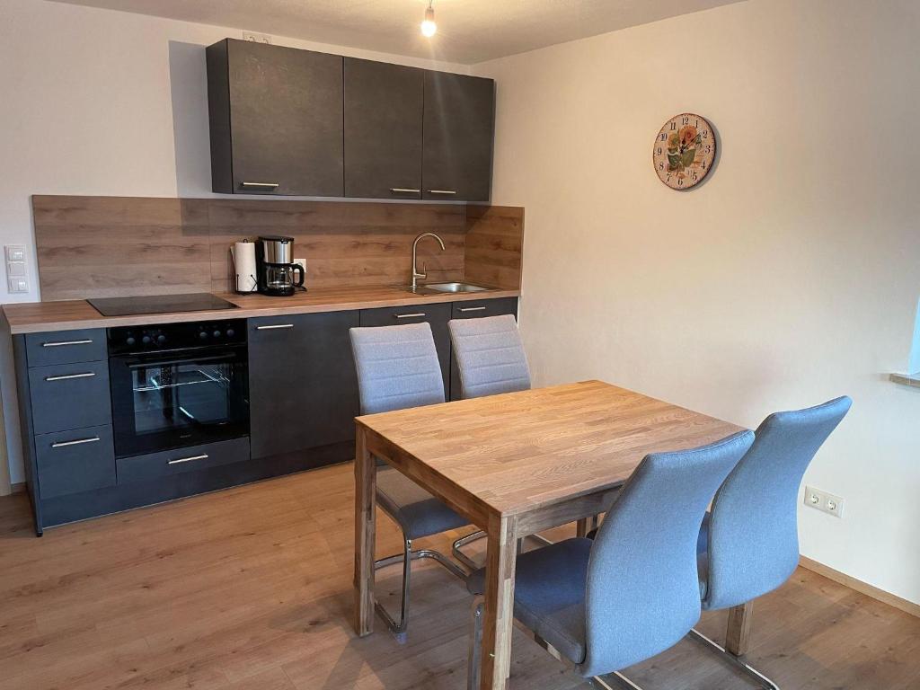 Køkken eller tekøkken på Ferienwohnung Rosenweg