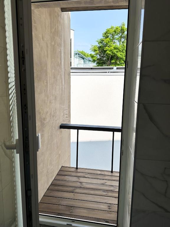 Balkón nebo terasa v ubytování Kerese Beach House