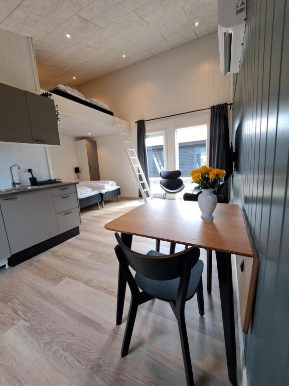 Kuchyň nebo kuchyňský kout v ubytování Motel Glyngøre