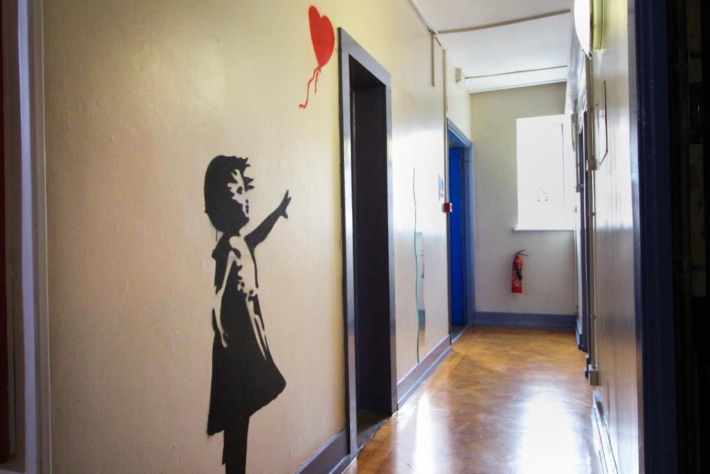 London Backpackers Youth Hostel 18 - 35 Years Old Only photo