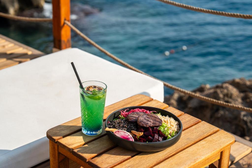 Напитки в La Boutique Hotel & Suites