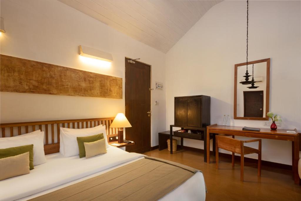 TV a/nebo společenská místnost v ubytování SigiriyaJungles Resort & Spa