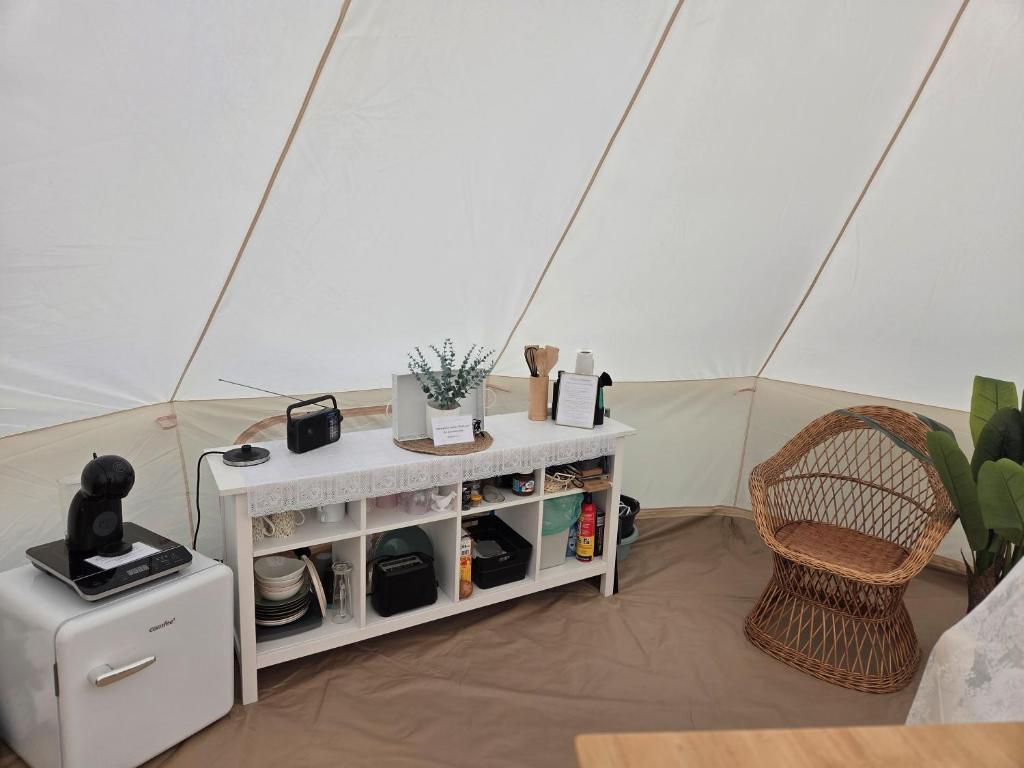 Posezení v ubytování Tipi Jurte Zelt in der Seenplatte
