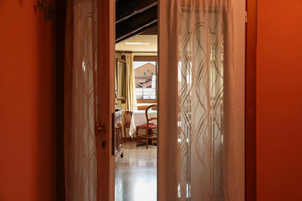 Fotografia z galérie ubytovania Locanda Antica Venezia v Benátkach