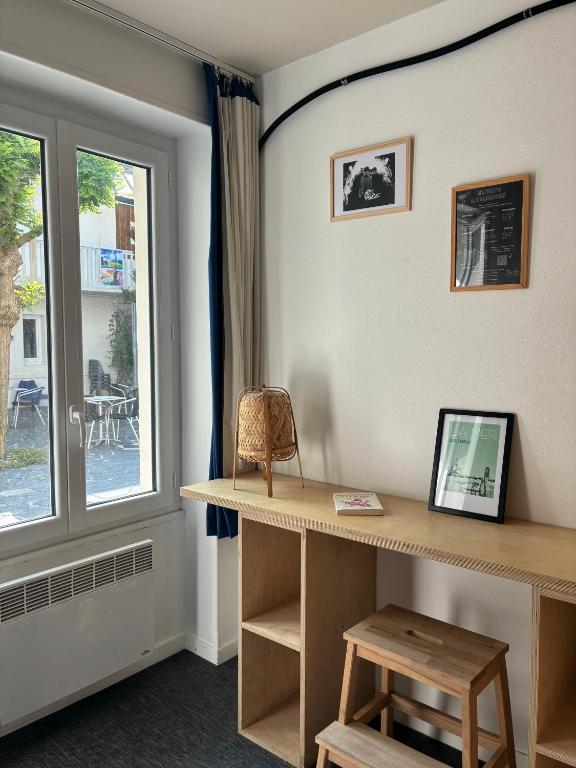 LES BAIGNEURS - Double Room With Private Bathroom