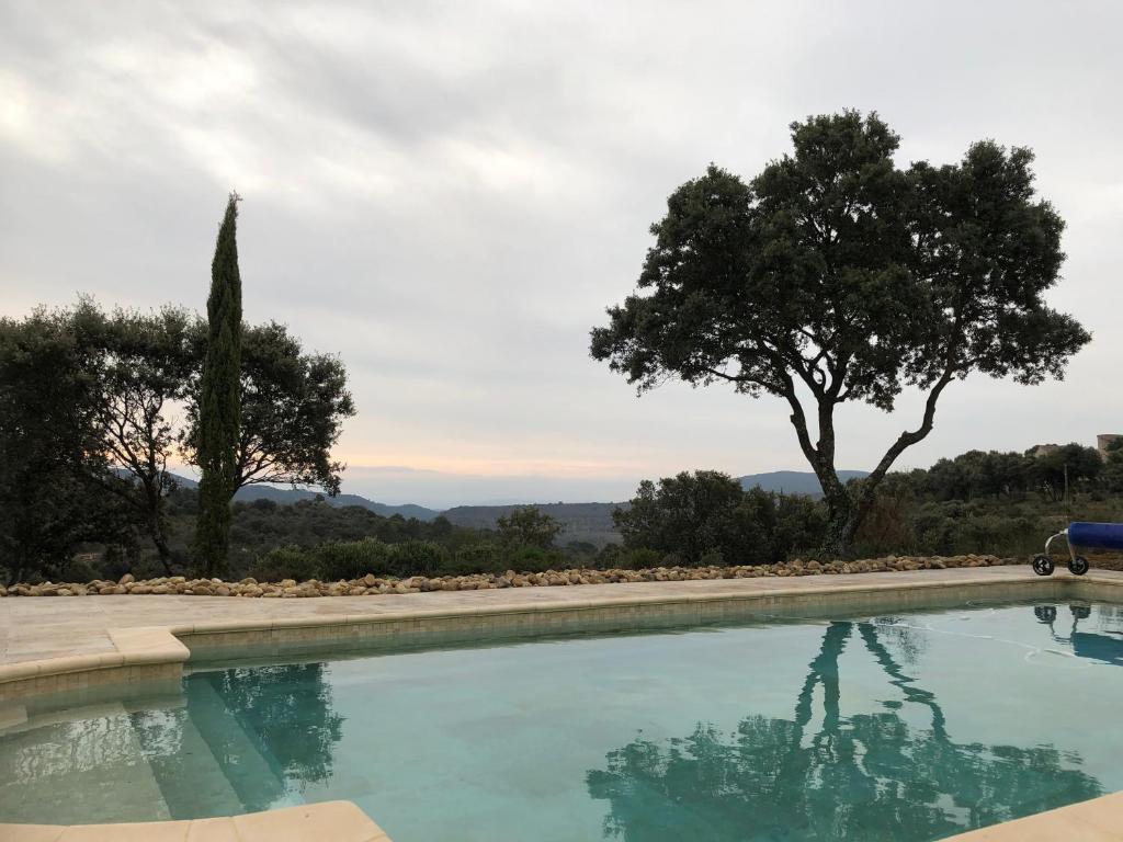 Bazén v ubytování Le Mas de Quatremonts - Your refuge in Provence nebo v jeho okolí