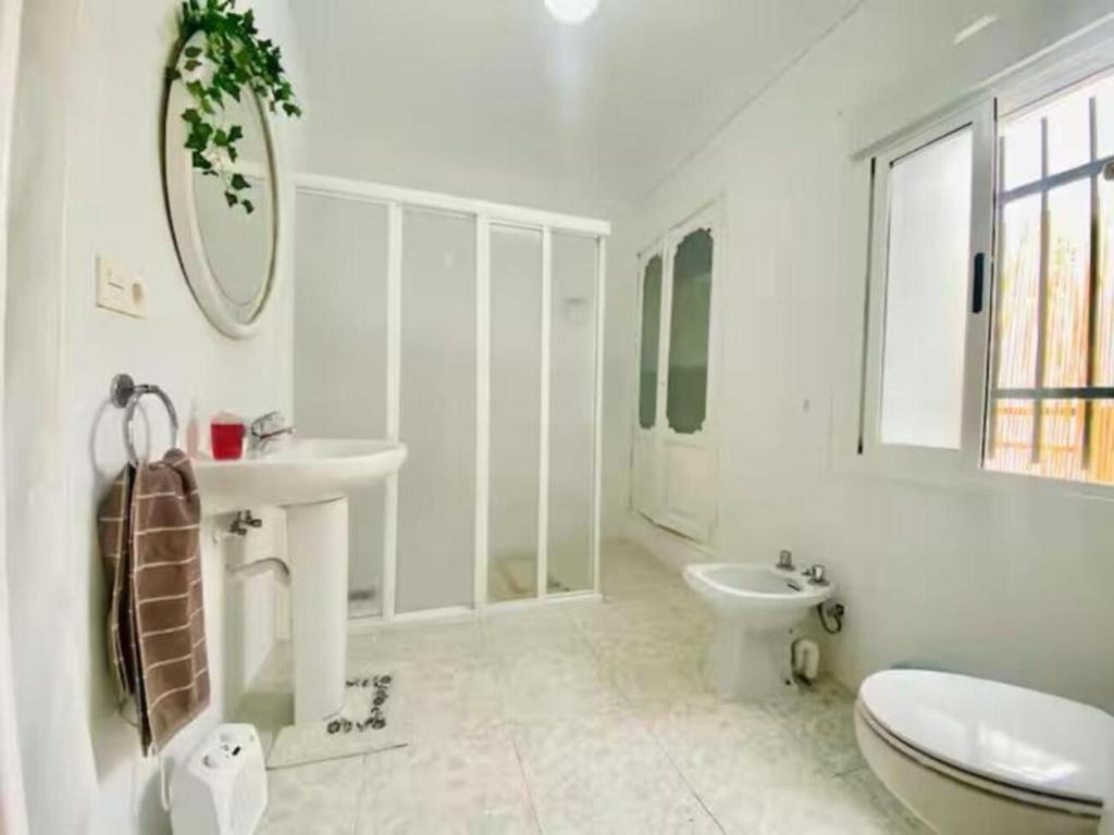 Piso con encanto en Santa Amalia - Apartamento De Tres Dormitorios