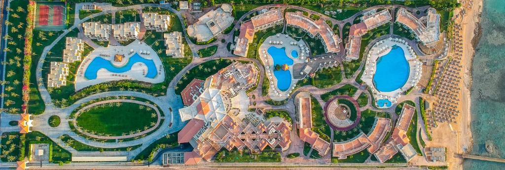 Piscine de l'établissement Cleopatra Luxury Resort Sharm El Sheikh ou située à proximité