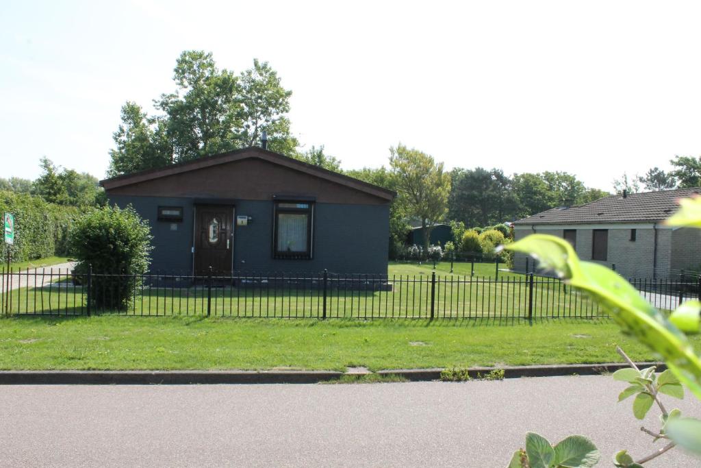 Το κτήριο όπου στεγάζεται  η παραθεριστική κατοικία