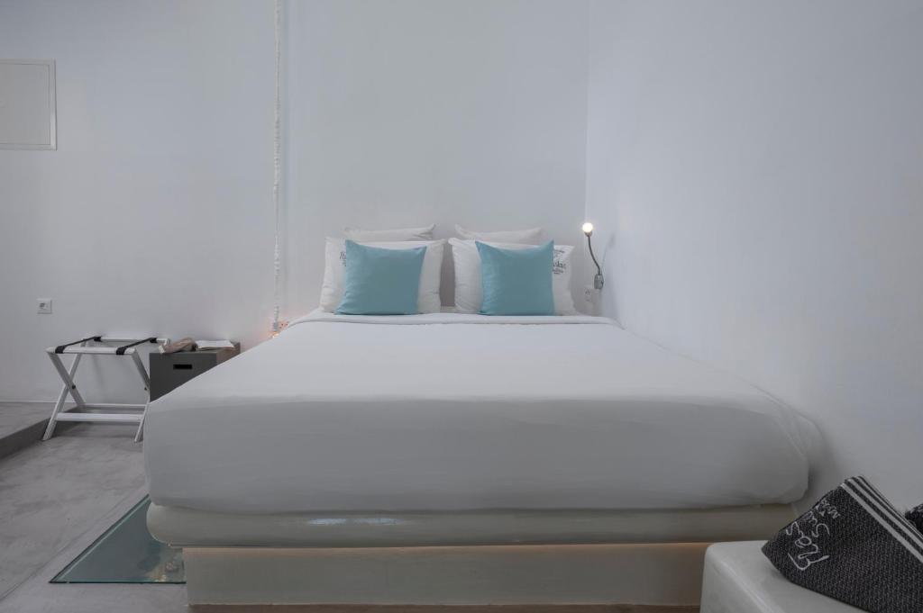 Flaskos Luxury Suites - 18