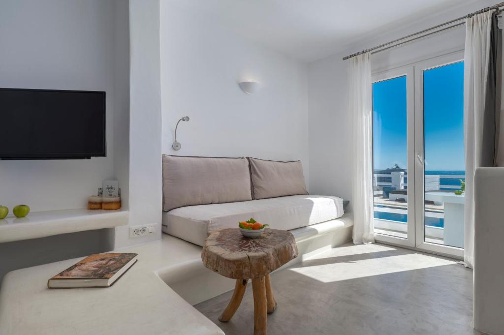 Flaskos Luxury Suites - 16