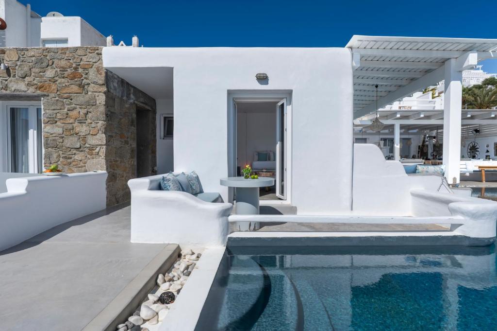 Flaskos Luxury Suites - 14