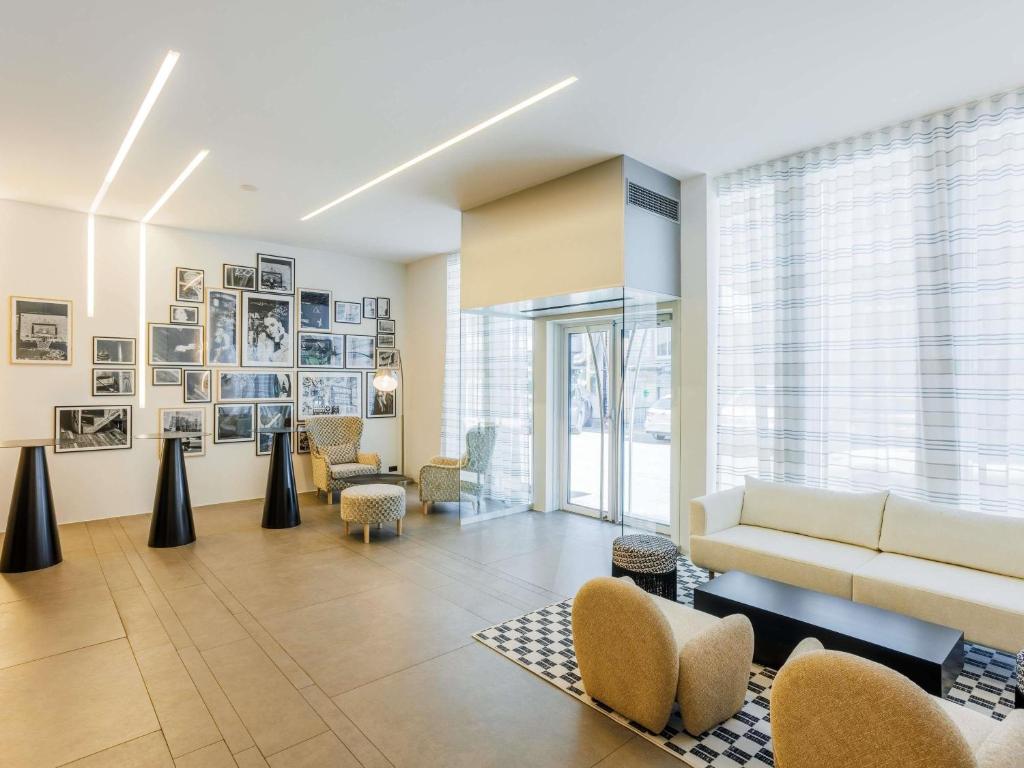 Istumisnurk majutusasutuses Ibis Styles Tallinn
