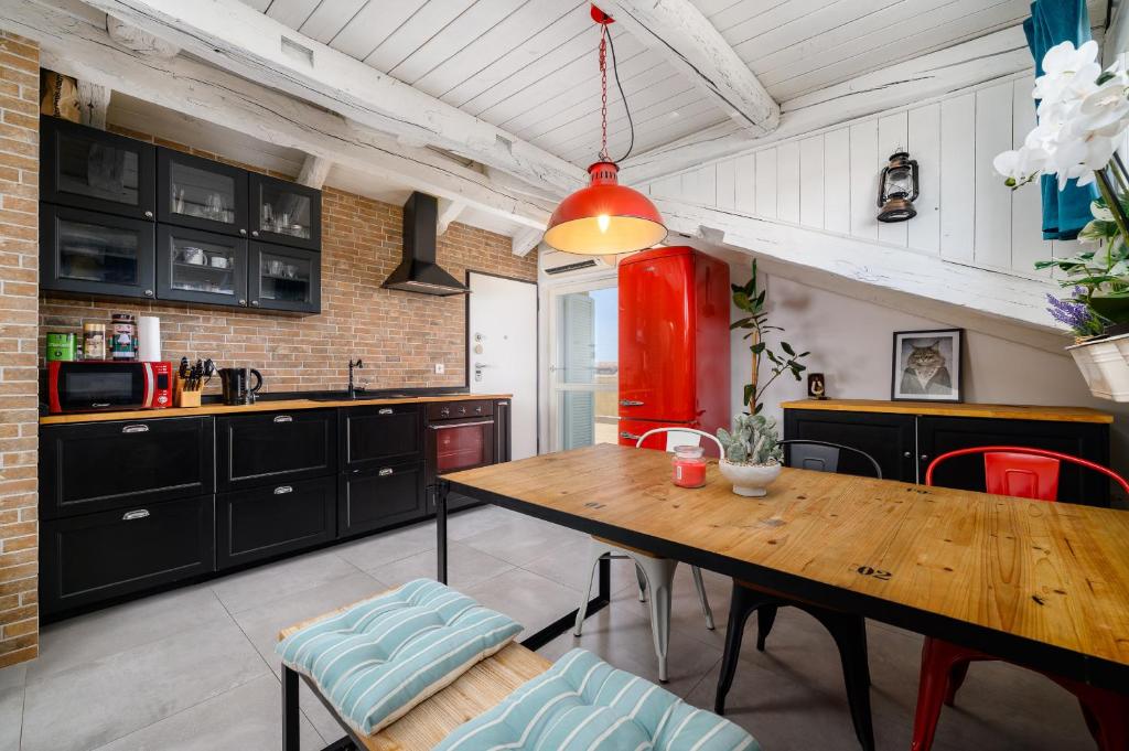 Premium Apartment Seven with Pool in Porec