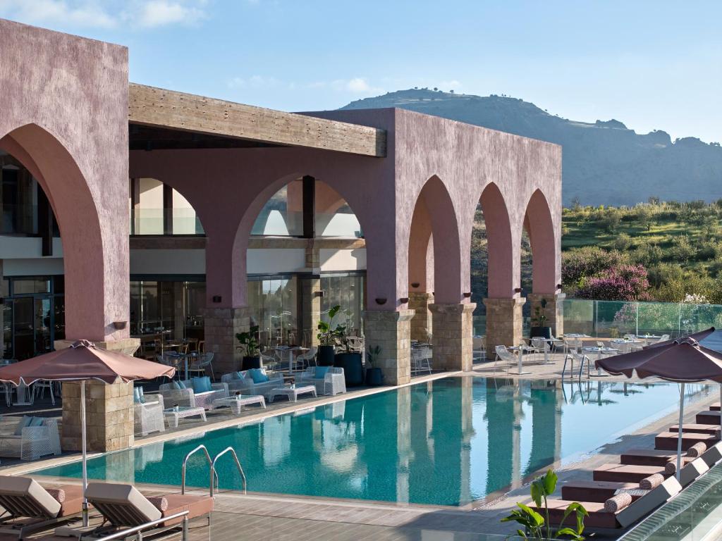 Bazén v ubytovaní Boutique 5 Hotel & Spa - Adults Only alebo v jeho blízkosti