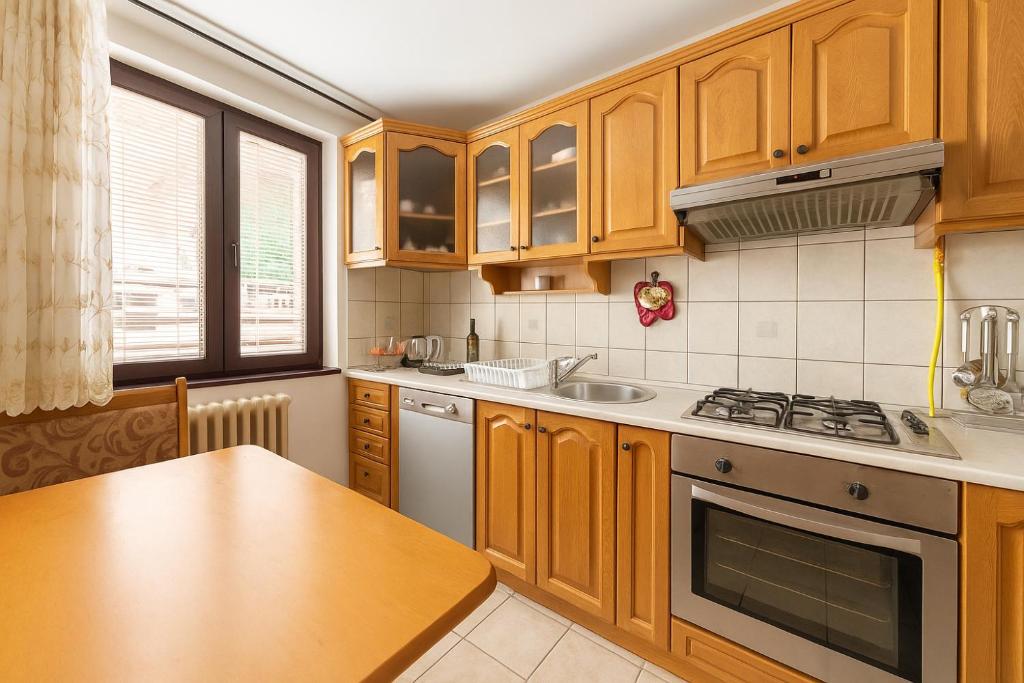 Kuchyň nebo kuchyňský kout v ubytování Apartment Old Town Sarajevo